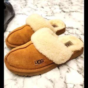 Women's UGG Australia Chestnut Fur Slippers Youth Size 4 Women's Size 6